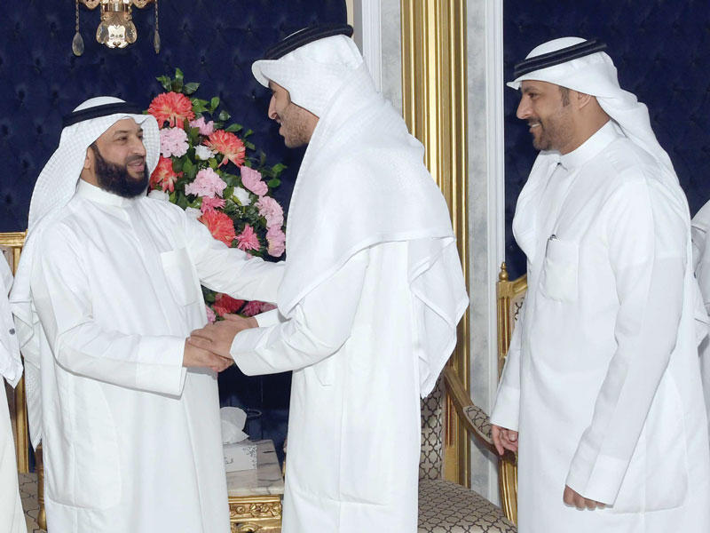 النائب عبدالله فهاد مستقبلاً مهنئيه