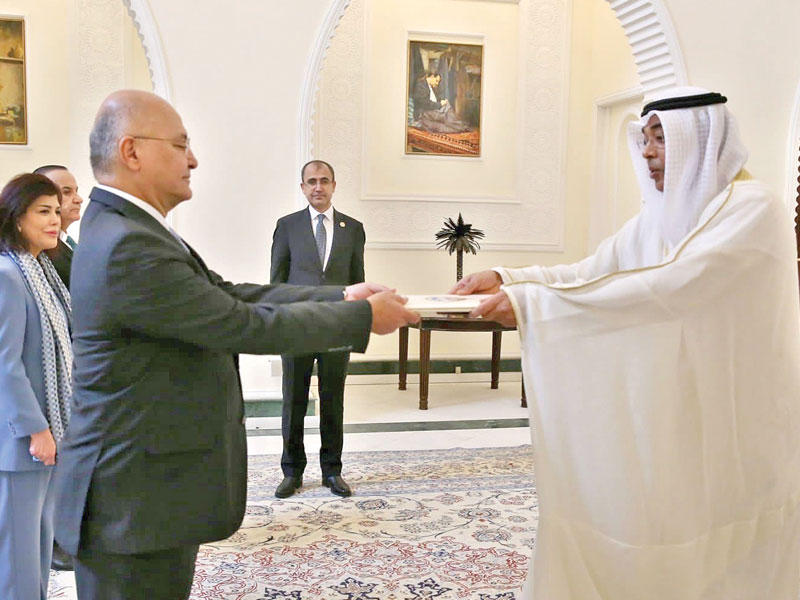  السفير الكويتي الجديد لدى العراق يقدم اوراق اعتماده للرئيس العراقي 