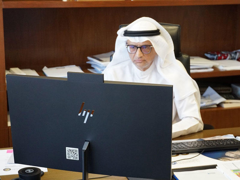 الملحم مشاركاً في الاجتماع