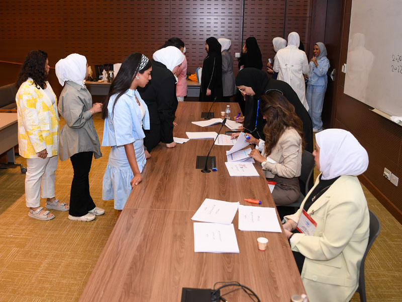 جانب من تصويت الطالبات في الانتخابات (تصوير عبدالله الخلف)