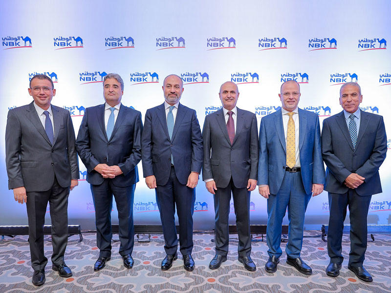 عصام الصقر متوسطاً ياسر الطيب ووليد السيوفي ومصطفى الجندي وعمرو الألفي وكريم كمال