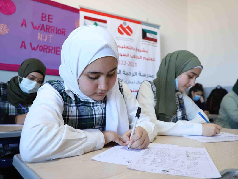 الطلاب يعاودون نشاطهم الدراسي