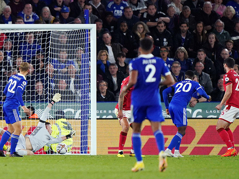 داكا نجم ليستر يحرز هدفه