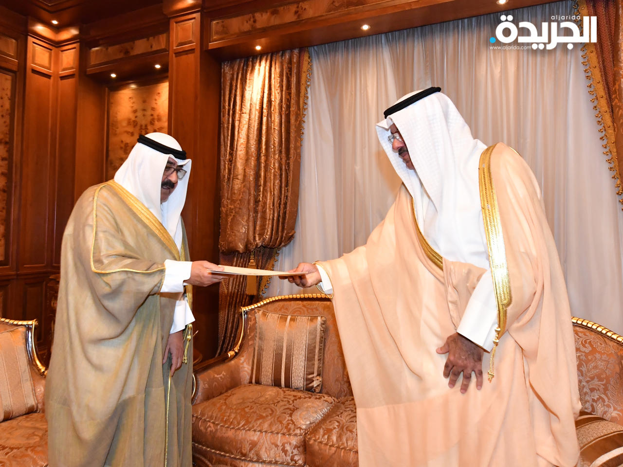 ولي العهد يستقبل النواف مقدماً لسموه الأسماء المقترحة لتشكيل الحكومة الجديدة