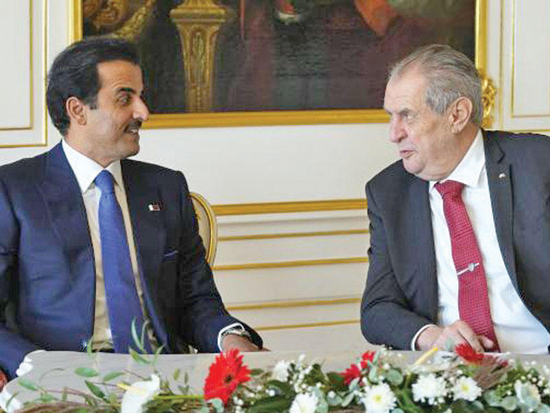 أمير قطر تميم بن حمد آل ثاني والرئيس التشيكي ميلوش زيمان