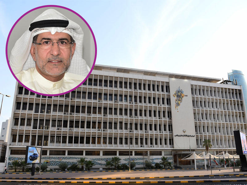 مبنى المجلس الوطني ويظهر في الإطار عيسى الأنصاري