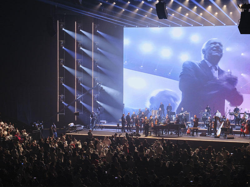 خيرت يحيي الجمهور