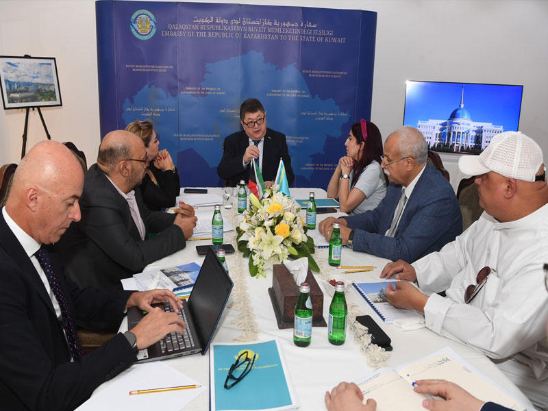 السفير بيرديباي خلال مؤتمره الصحافي