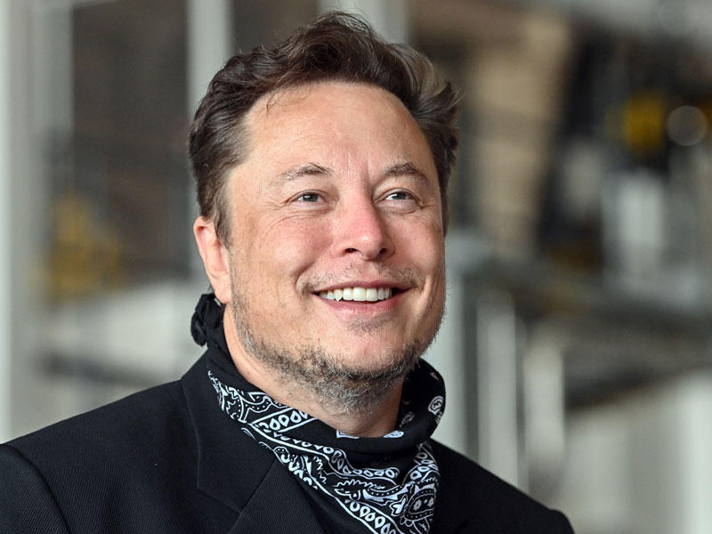  الملياردير إيلون ماسك