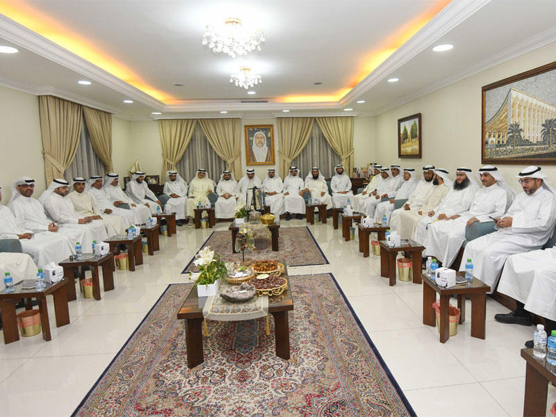 النواب الـ 32 في الاجتماع التنسيقي بديوان النائب حمد المطر أمسt(تصوير نوفل إبراهيم)