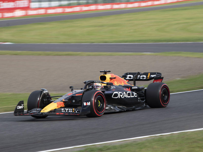 الهولندي فيرستابن أثناء التصفيات المؤهلة لسباق الجائزة الكبرى اليابان