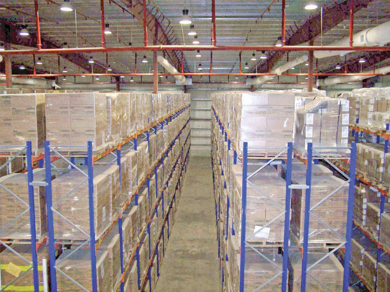 جانب من أحد المخازن 