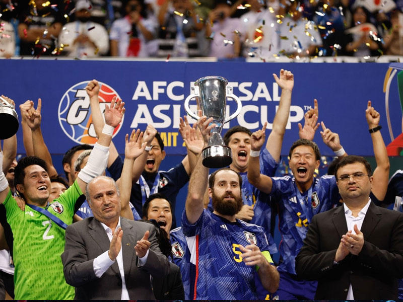 تتويج المنتخب الياباني باللقب