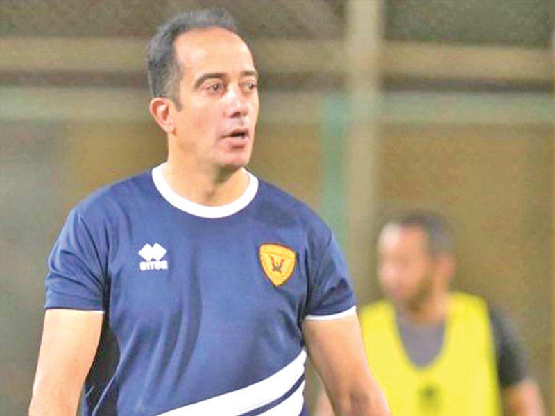 المدرب المصري لحراس الفريق الأول لكرة القدم بنادي القادسية محمد صيام 