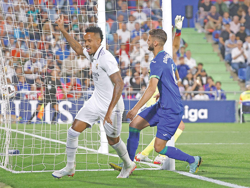 ميليتاو نجم ريال مدريد يحتفل بهدفه