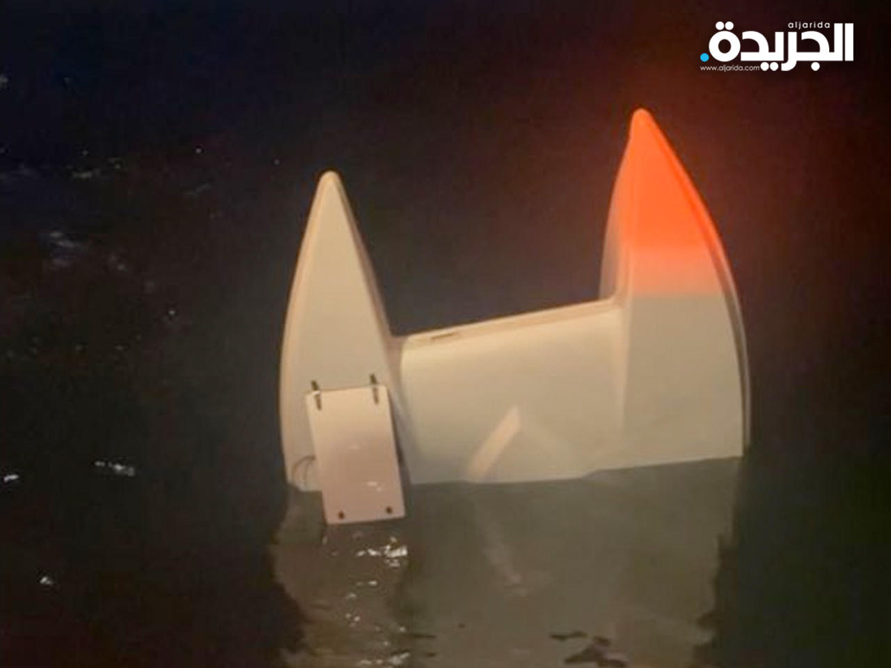 «الإطفاء»: إنقاذ مواطنين إثنين بعد غرق قاربهم بالقرب من رأس الأرض