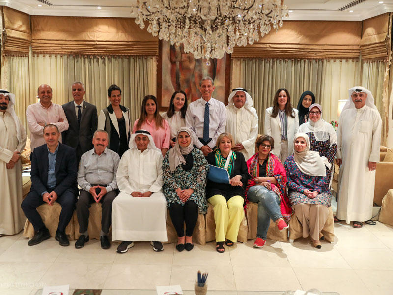 المشاركون في المحاضرة