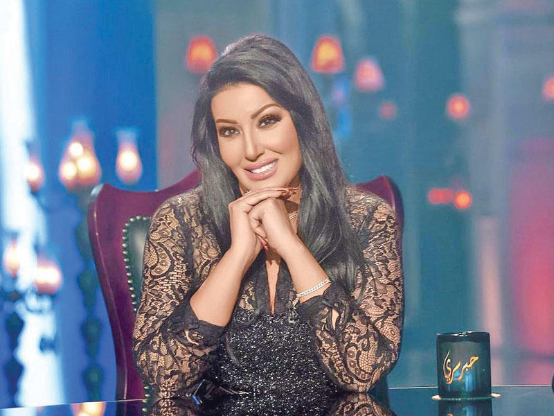  الفنانة سمية الخشاب