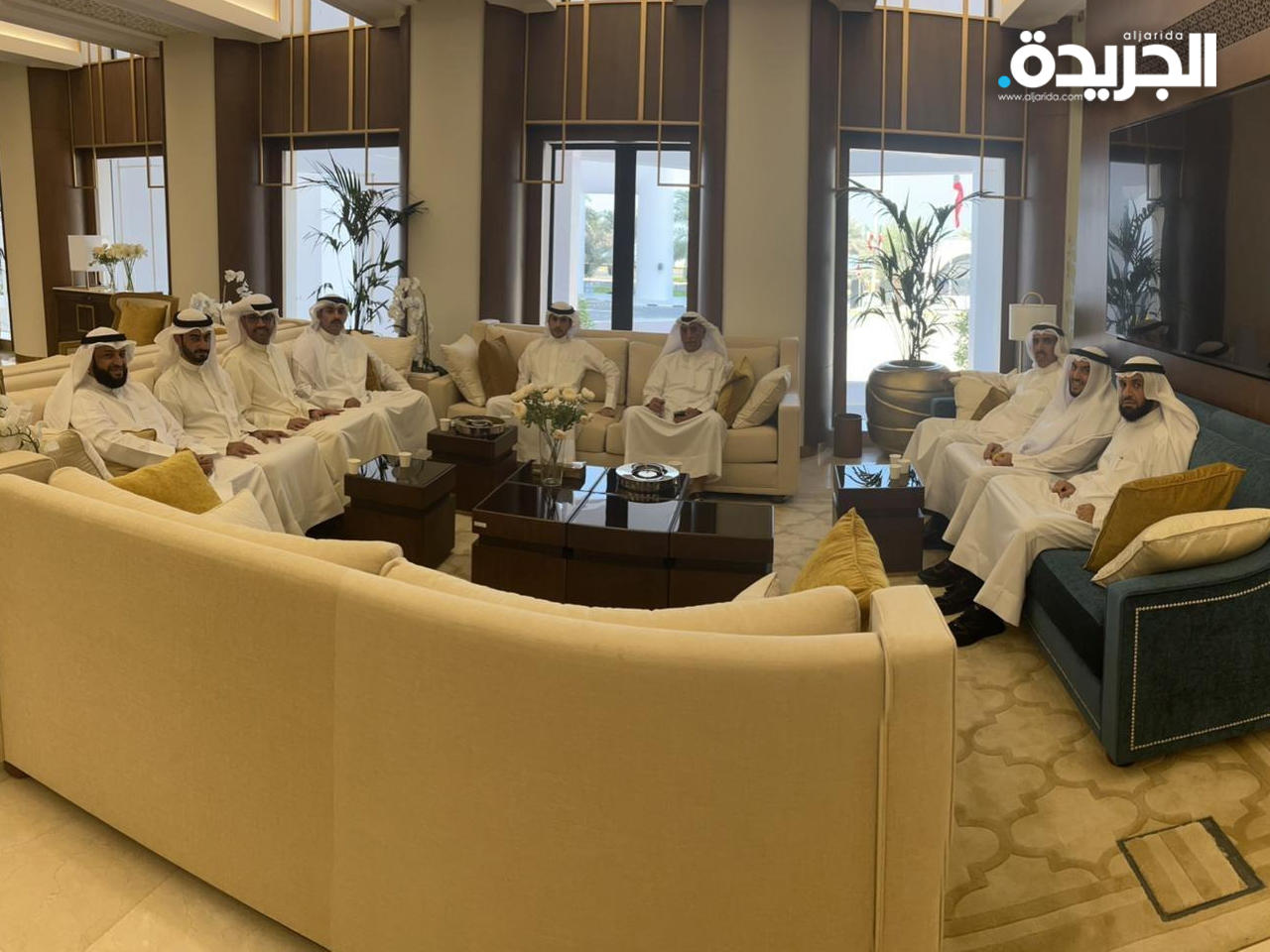 نواب حضروا إلى المجلس حسب الموعد الذي كان مقرراً للجلسة الافتتاحية