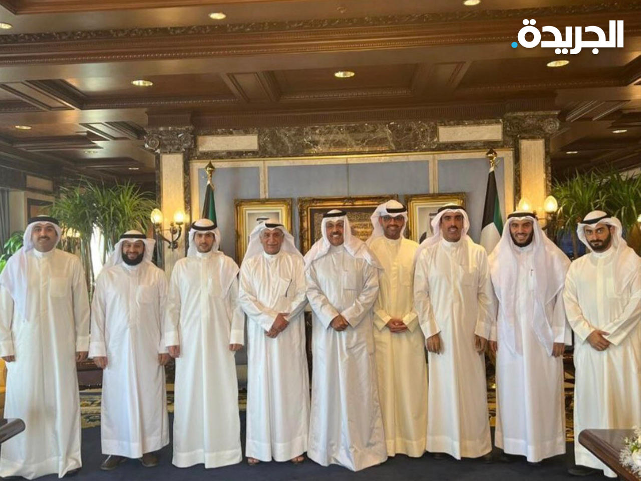 مجموعة النواب السبعة خلال لقاء سمو رئيس الوزراء