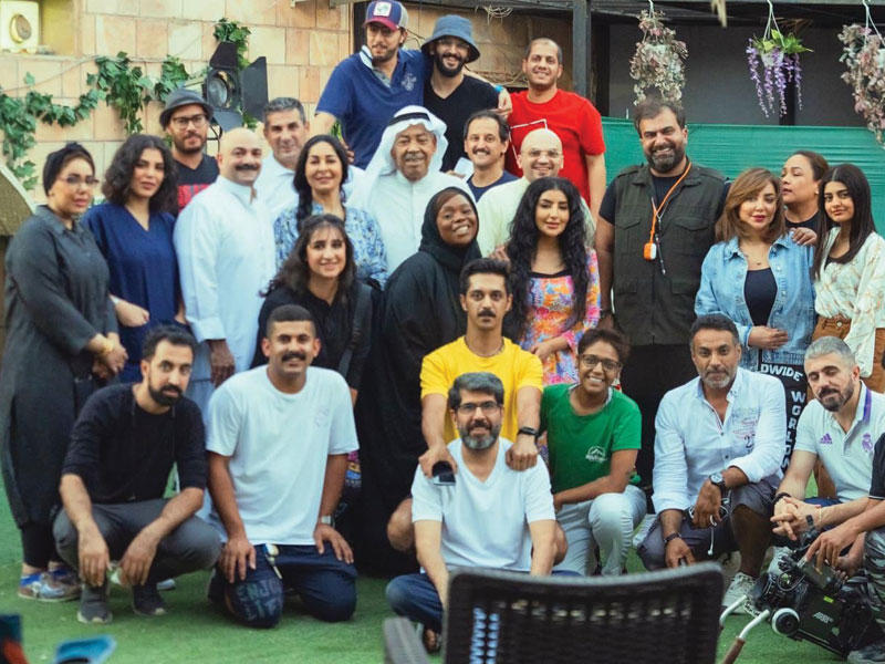 لقطة جماعية لفريق العمل