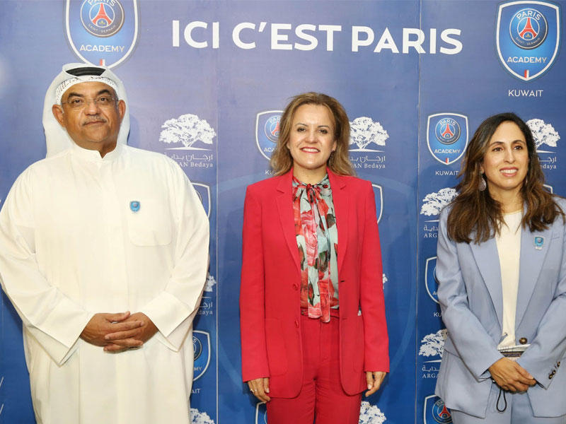 السفيرة لوفليشر تتوسط دُنا المشعان وهيثم الخالد