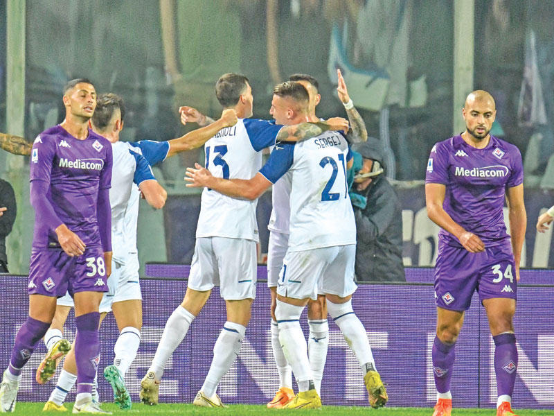 فرحة لاعبي لاتسيو بالهدف الأول