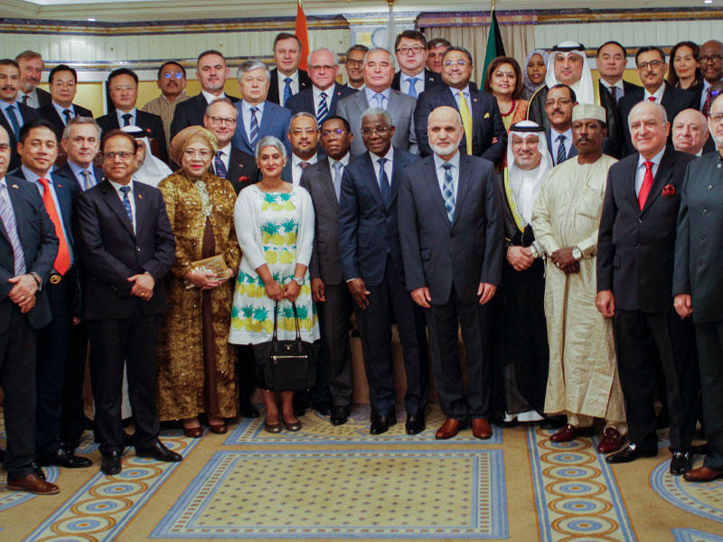 لقطة تذكارية للسفراء