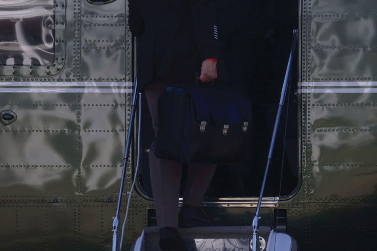 الحقيبة السوداء، التي يطلق عليها «كرة القدم النووية»