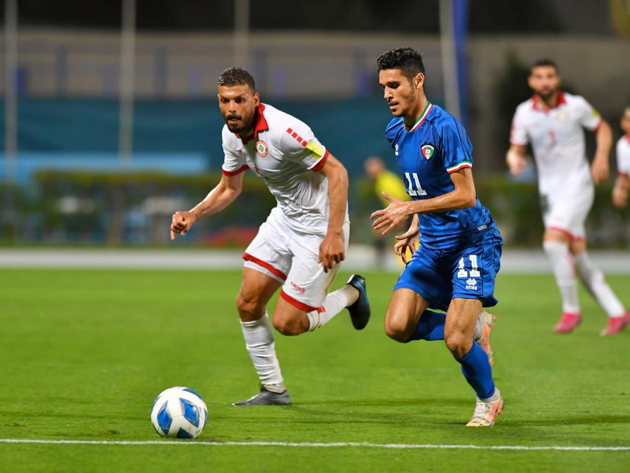 جانب من مباراة ودية سابقة بين المنتخبين