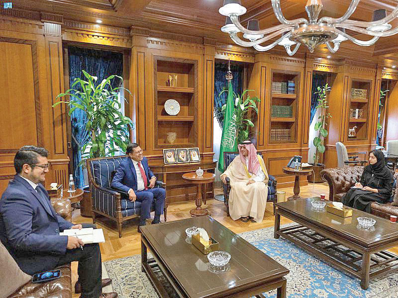 الجبير خلال استقباله السفير المكسيكي لدى المملكة (واس)