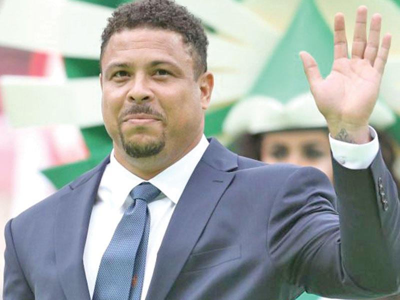  اللاعب السابق رونالدو نازاريو