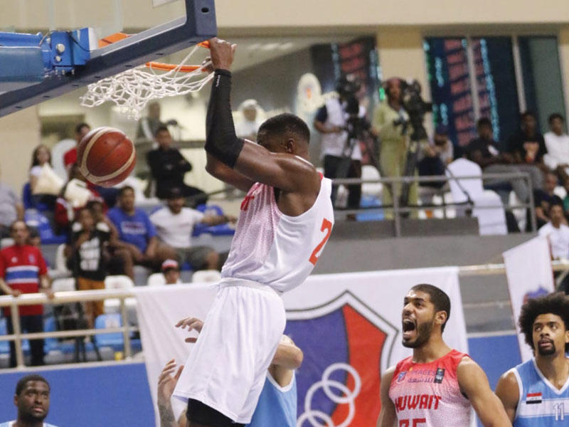 جانب من مباراة الكويت ودجلة