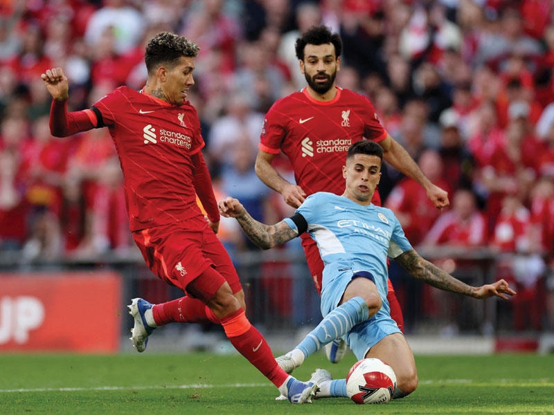 جانب من مباراة سابقة بين ليفربول ومانشستر سيتي 