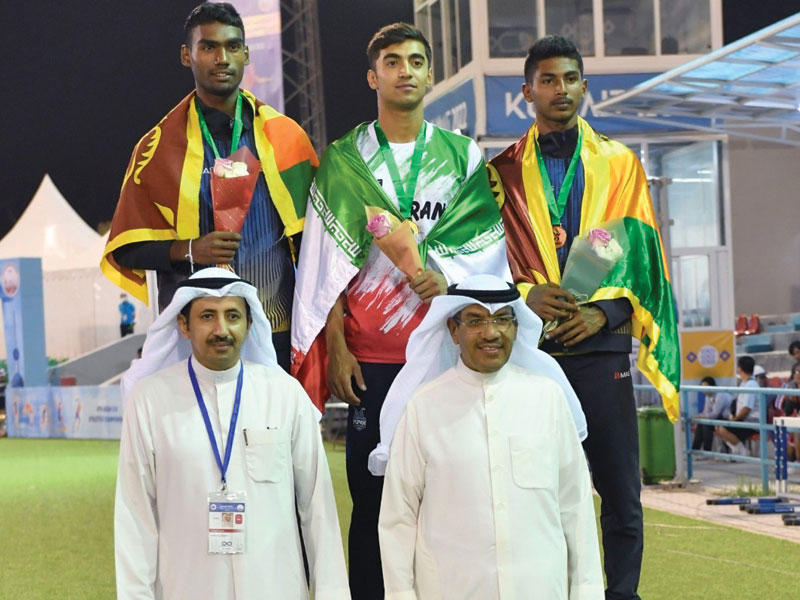 جانب من تتويج الفائزين