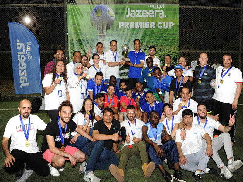 لقطة جماعية بعد الفوز ببطولة Jazeera Premier Cup لكرة القدم