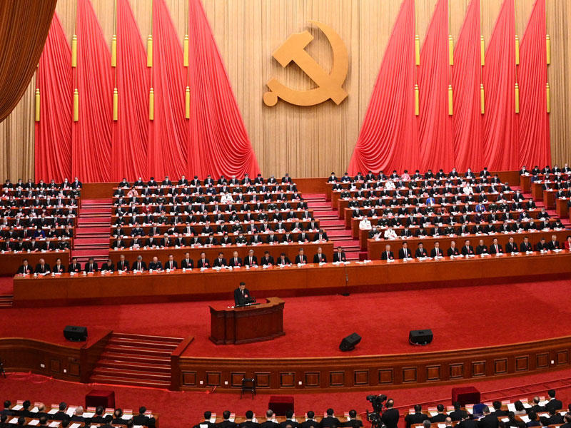 شي ملقياً كلمته خلال افتتاح المؤتمر في بكين أمس (أ ف ب)