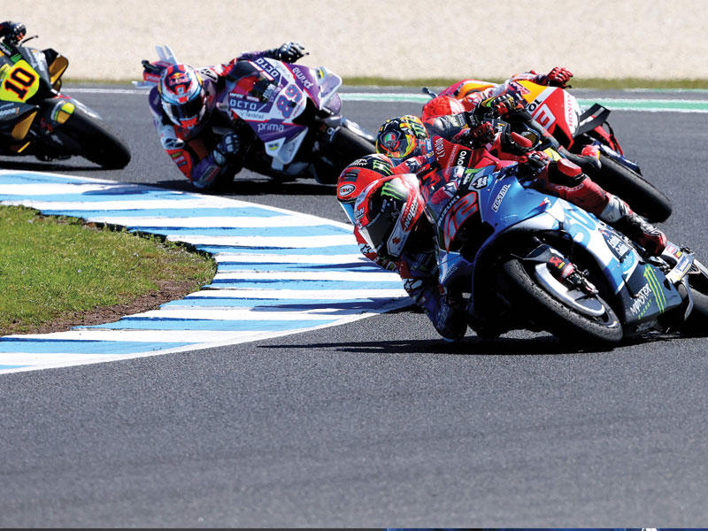 رينس يتقدم على منافسيه خلال سباق جائزة أستراليا الكبرى 