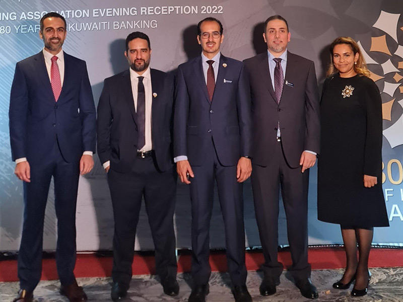 وفد «برقان» مع الشيخ أحمد الدعيج خلال الحفل 