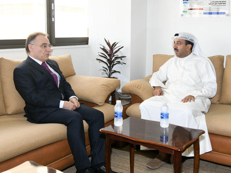 رئيس التحرير مستقبلاً السفير البلغاري  