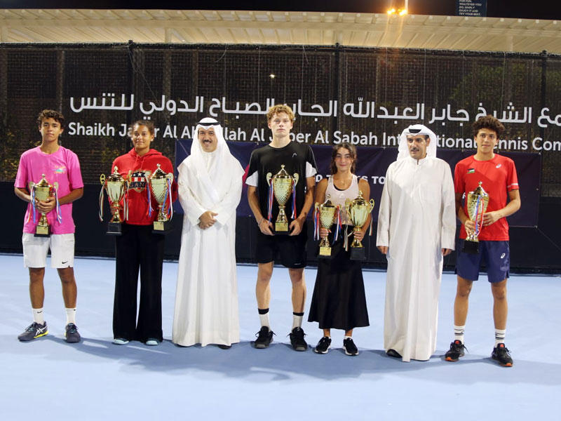 الجابر وأمين السر فالح العتيبي يتوجان الفائزين 