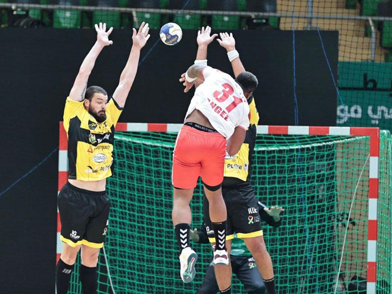 جانب من مباراة الكويت وتاوباتي البرازيلي