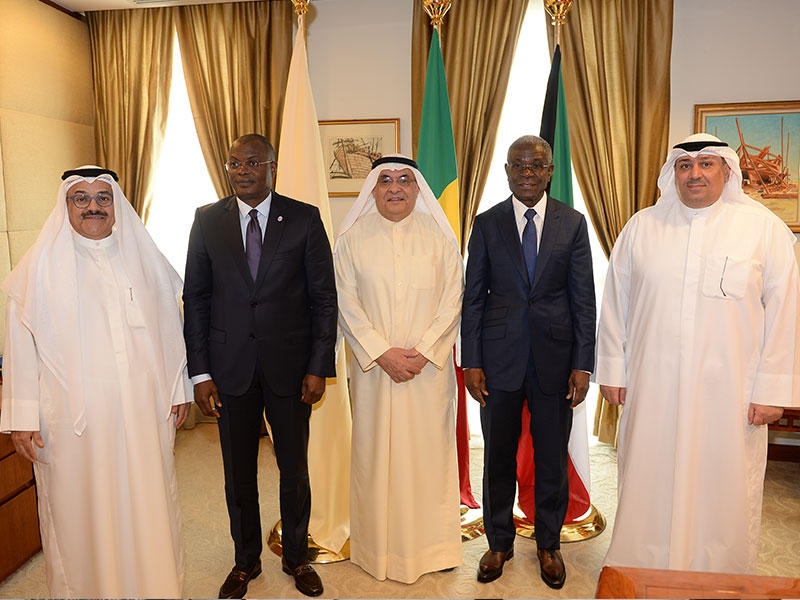 الصقر مستقبلاً الوفد البنيني بحضور الرباح 