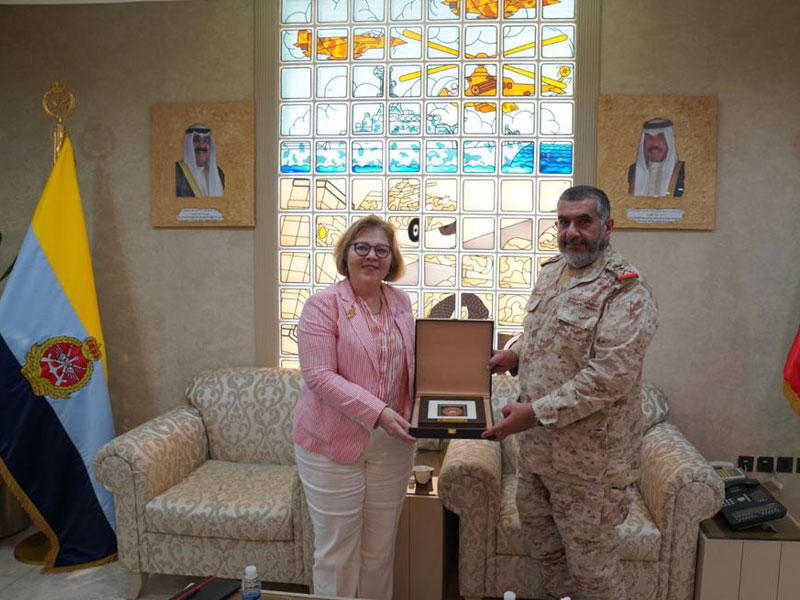  رئيس الأركان العامة للجيش الفريق الركن خالد الصالح مستقبلاً مساعدة وزير الخارجية الأميركي لشؤون الشرق الأدنى باربرا ليف