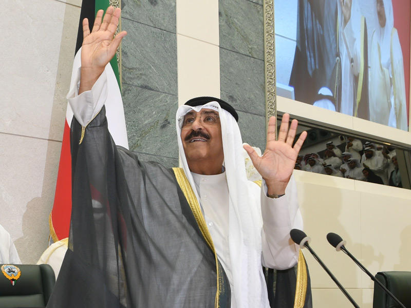 نائب الأمير خلال افتتاحه دور الانعقاد الـ 17 لمجلس الأمة أمس