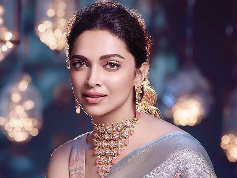 النجمة ديبيكا بادوكون