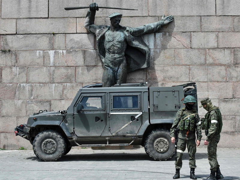 تدريبات للحرس الثوري في شمال إيران قبل يومين (رويترز)