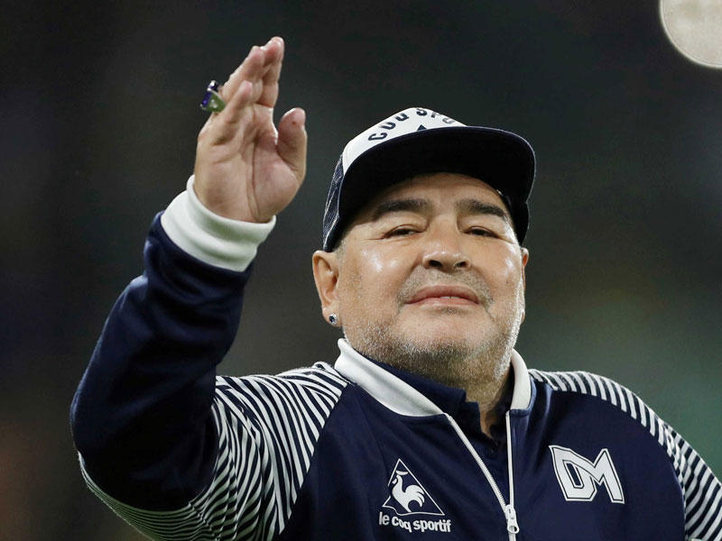  أسطورة كرة القدم دييغو مارادونا 