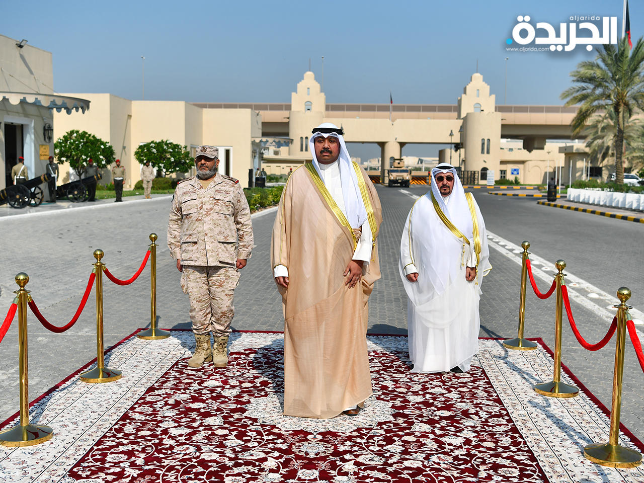 وزير الدفاع يستقبل كبار قادة الجيش والهيئة الإدارية والمالية بالوزارة