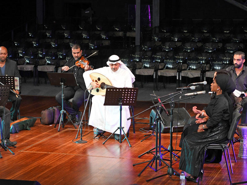 من أجواء الأمسية